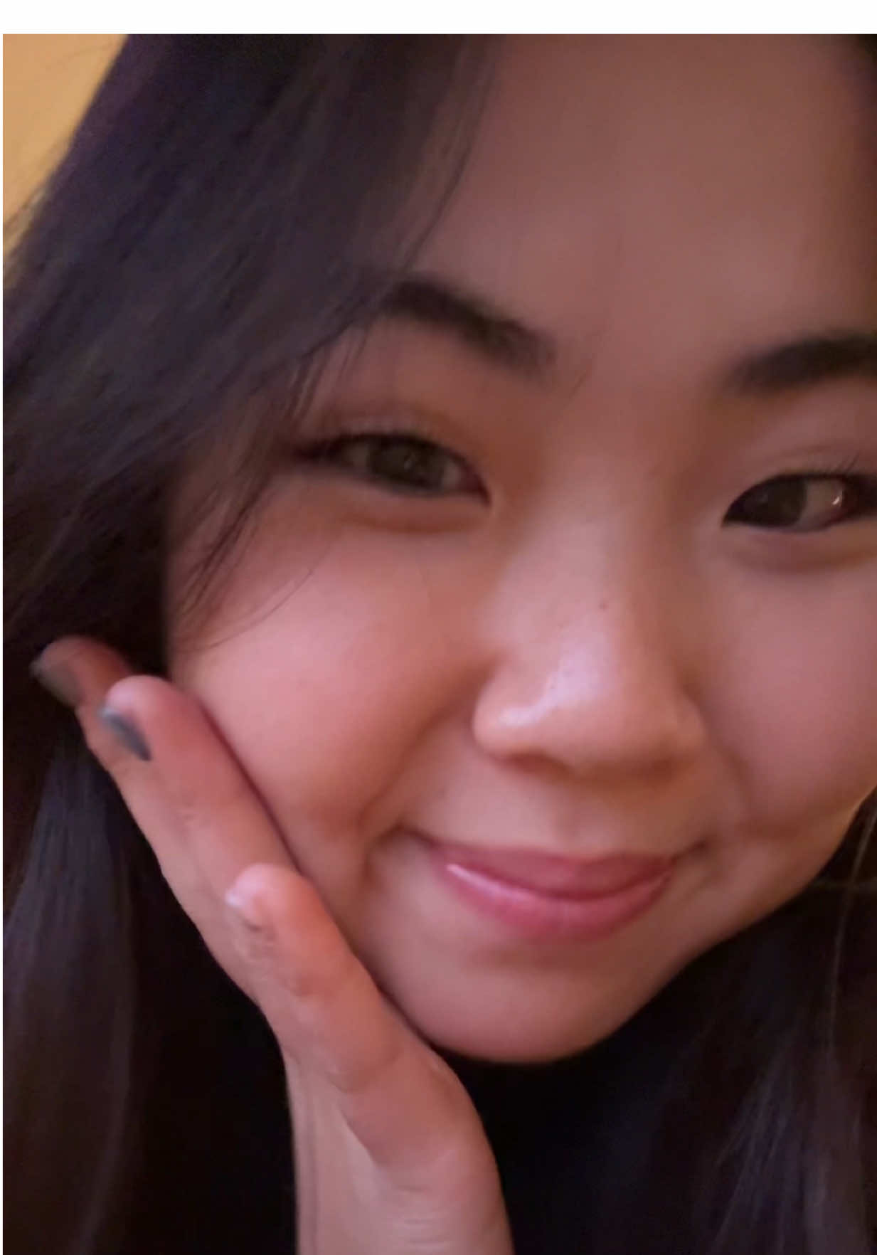 idk if anyone notice that i went mia but hi!! give me your guys's life/kpop updates :)))) #kpop #comeback #fyp #hello 