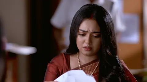 দেখুন #Dadamoni আজ @ 8.30pm শুধুমাত্র #ZeeBangla আর #Zee5 অ্যাপে যে কোন সময়, যে কোন জায়গায়। #ZeeSneakPeek