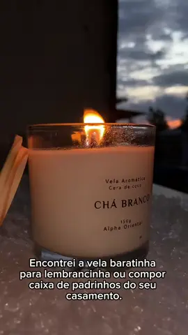 Velas aromáticas artesanais Premium de 100g e 150g com vários aromas e com tampa de madeira.  ME CHAMA QUE EU MANDO O LINK #velas #velasaromaticas #artesanal #aromasdeliciosas 