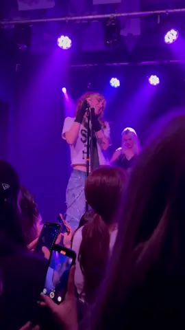 I LOVE THEM SO MUCH 🦋💖💞💞 #ariabdul #ellaboh #detroit #elclub @ari @ellaboh 