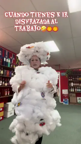 Adivinen quien soy#dizfrasada #halloween #tornado #nubes #halloween2025🎃 