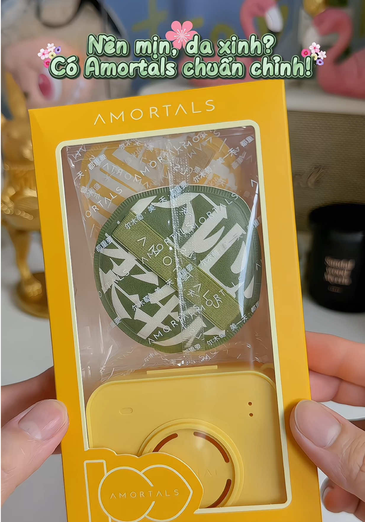 Bông Mút Tán Nền Amortals mềm mịn, đàn hồi tốt, giúp tán kem nền – cushion – che khuyết điểm mượt và đều màu, tạo lớp nền tự nhiên, không vón cục. Thấm nước tốt nhưng không hút nhiều kem, tiết kiệm sản phẩm. Nhiều dáng phù hợp từng vùng mặt: vùng rộng, hốc mắt, cánh mũi… Dễ sử dụng, dễ giặt sạch, tái dùng nhiều lần, an toàn cho mọi loại da, kể cả da nhạy cảm. #amortals #bongmuttrangdiem #skincare #goclamdep #reviewlamdep