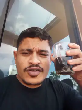 kebetulan lewat si om trompet📣 #kopiHitam #semangatPagi