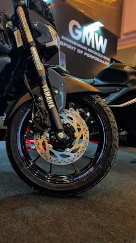 New 😍❤️ #yamha #V4new #version #yamahasrilanka #ashenyamaha 