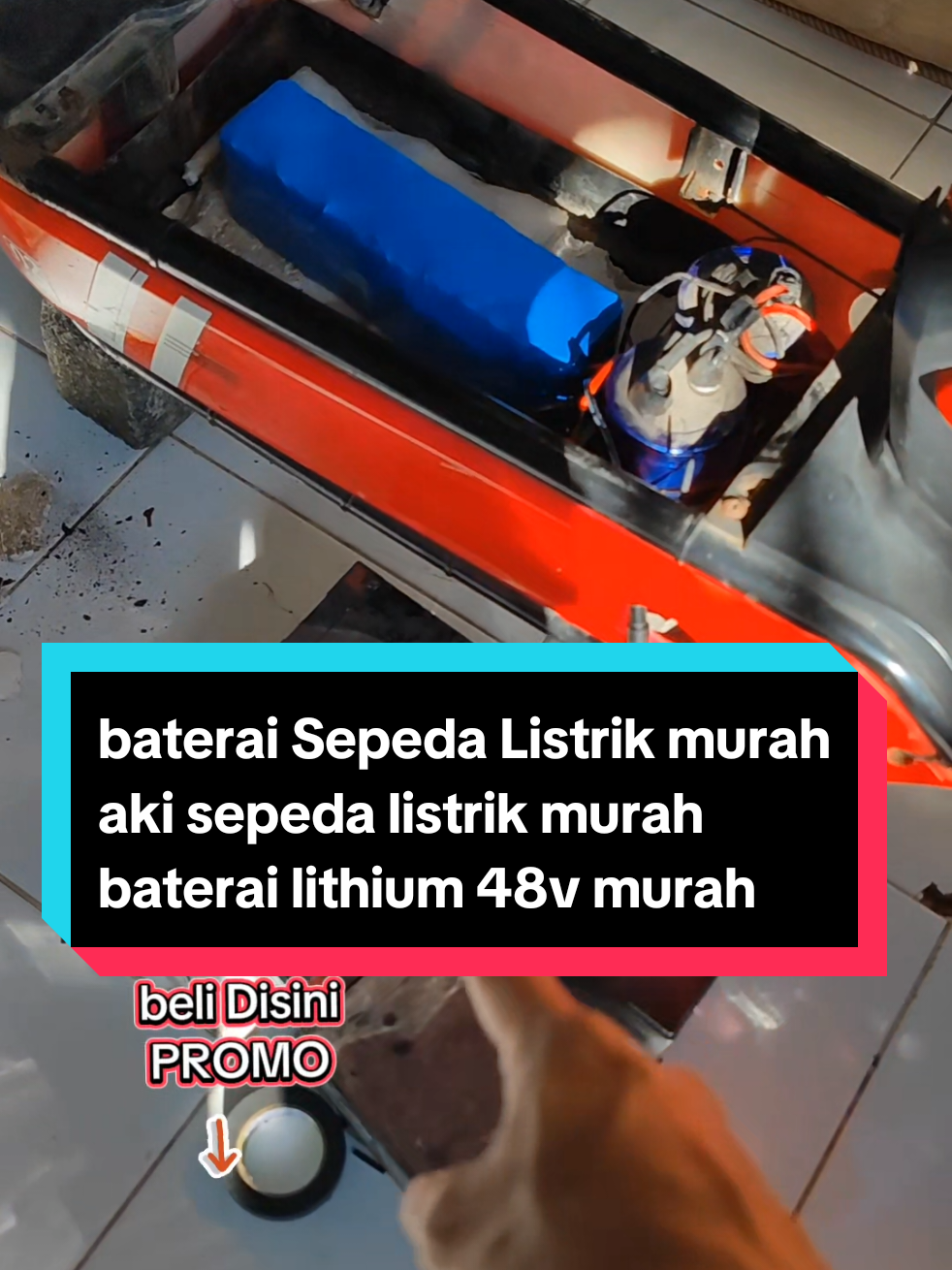 baterai aki sepeda listrik murah 48volt tipe lithium pengganti baterai standar nya lebih murah Dan Awet video Cara Pasang: 👉@Disini Harga Murah👈 video Cara paralel (jika beli 2pcs): 👉@Disini Harga Murah👈 Perbandingan Baterai SLA vs Lithium-ion 1. Berat SLA: Berat Lithium-ion: Ringan 2. Kapasitas Efektif SLA: 50–60% Lithium-ion: 90–95% 3. Umur Pakai SLA: 1–2 tahun Lithium-ion: 5–10 tahun 4. Siklus Charge SLA: 200–400 kali Lithium-ion: 800–2000 kali 5. Waktu Pengisian SLA: Lama Lithium-ion: Cepat 6. Efisiensi Energi SLA: 70% Lithium-ion: 95% 7. Perawatan SLA: Butuh pengecekan rutin Lithium-ion: Hampir tanpa perawatan 8. Harga  SLA: Boros biaya Karena tidak awet Lithium-ion: Hemat biaya Karena awet 9. Biaya Jangka Panjang SLA: Lebih boros (cepat ganti) Lithium-ion: Lebih hemat (awet) 10. Aplikasi Umum SLA: UPS, mainan, lampu darurat Lithium-ion: Motor listrik, solar panel --- Kesimpulan: ⚡ Lithium-ion lebih unggul dalam performa, efisiensi, dan keawetan. 💰 SLA cocok jika butuh murah di awal dan pemakaian jarang. #baterai #sepedalistrik #battery #motorlistrik #hargamurah 
