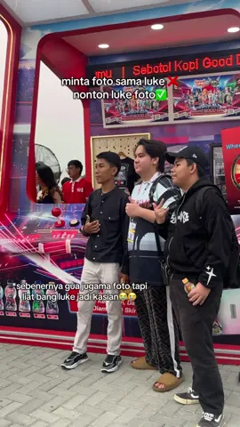 yang sabar ya bang @luke 😭