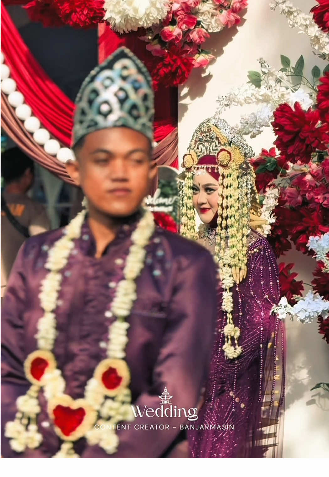 Setiap momen punya cerita, dan kami ada untuk menangkapnya dengan cara yang berbeda. Bukan sekadar video cepat jadi, tapi karya visual yang hangat, estetik, dan penuh emosi. Karena di @weddingcontentcreator.bjm, kualitas bukan pilihan — tapi standar. ✨ 🎥 Real-time. Premium. Personal.  Booking sekarang sebelum slot penuh! 📲 WhatsApp: 0812-5466-5669 #weddingcontentcreatorbjm #wccbjm #weddingcontentcreator #eventcontentcreator #banjarmasinwedding 