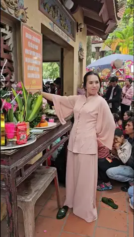 Kỷ niệm lần thứ 4 trong tháng tiệc cô về cô