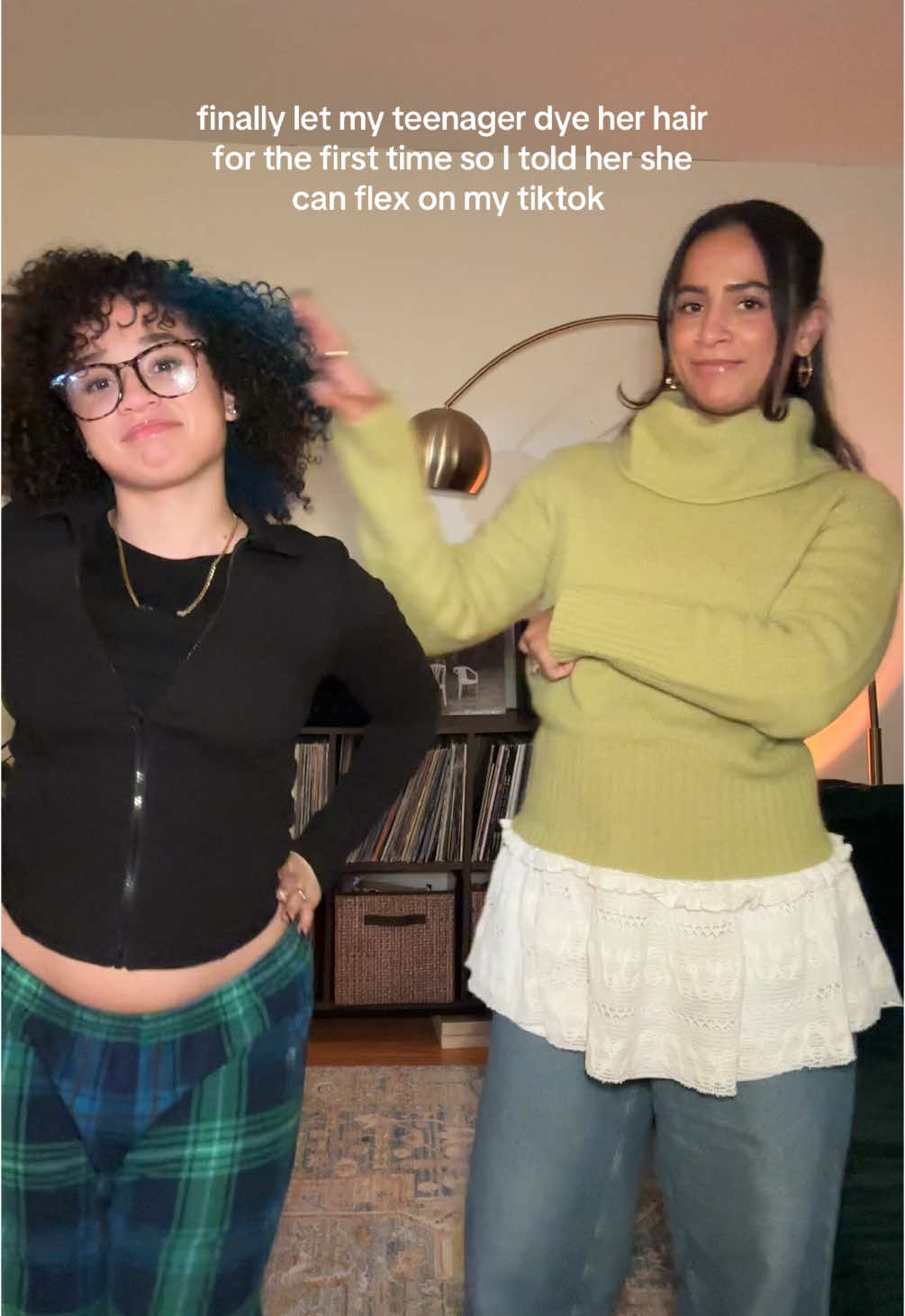 I can finally stop hearing “wHeN cAn I dYe mY hAiR?” every other week🙄 #motherdaughter #nycmom #teenagersbelike #millenialmom 