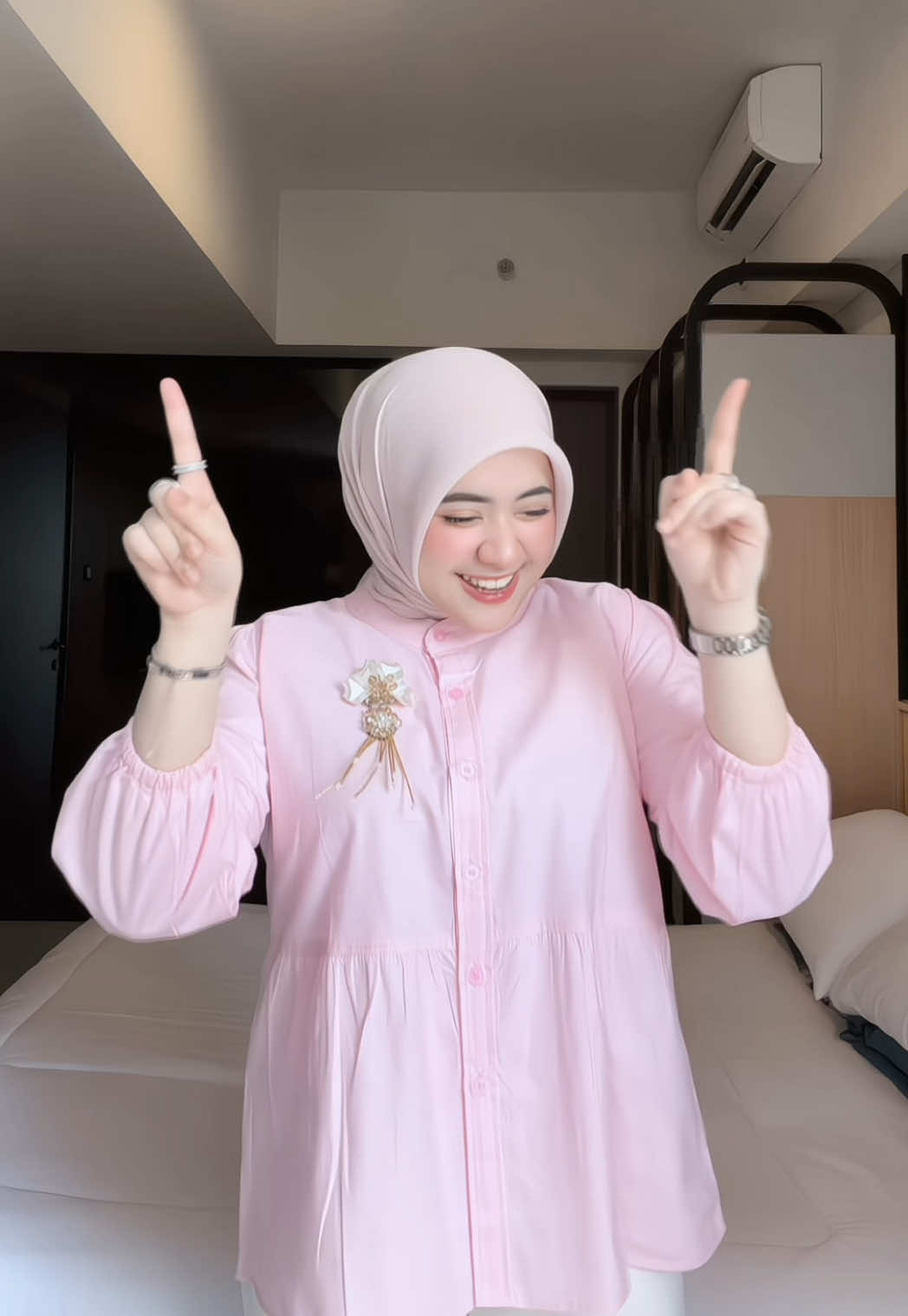 pink lagiiii!! bikin fresh bgt🩷💐 #blouse #blousewanita #blousecantik #ootdhijab #ootdhijabstyle 