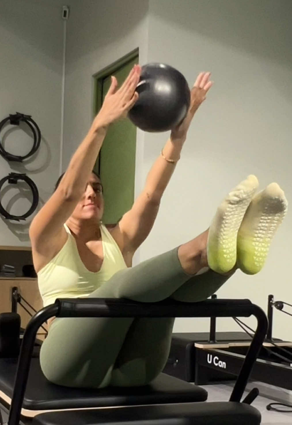 Go girl #green #pilates #women #atlixco #paratii Club Pilates ❤️‍🔥✌🏼