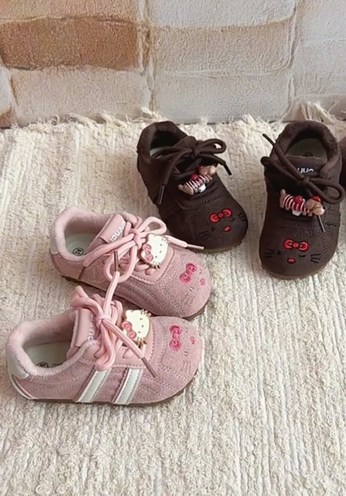 Giày thể thao Kitty nhung lót lông siêu ấm cho bé nha mẹ ơi!#giaydeptreem #thoitrangtreem #xuhuongtiktok #giaybupbebegai #giaybegai 
