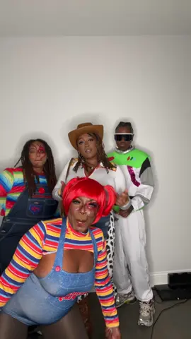 Guess who’s idea this was 👀 #halloween #chucky #woody #buzzlightyear #costume 