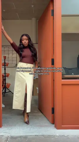 Hello November! 🍂 #newmonth #november #affirmations 