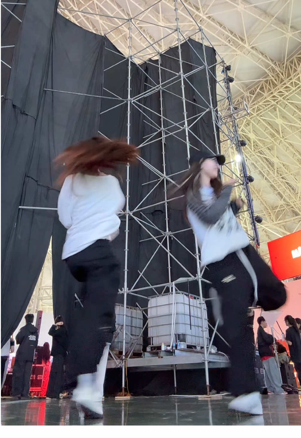 Quay vội rồi chạy @Tiramisuu <dc: @🤙🏻Alo Duy đây >