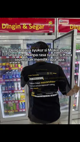 saat hidup terasa berat dan ingin menyerah, kita cuma punya satu obat yaitu syukur.