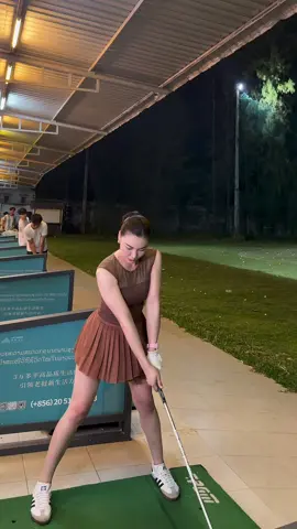 “Fore the fun of it — with my golf gang 💕⛳️ #golflife #tomewgolf #golftiktoker #queengolf #ladiesgolfers 