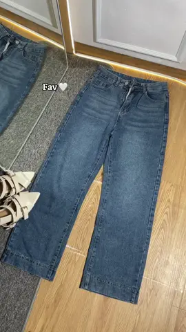 Bagus banget 😍  #jeans #jeanshighwaist #OOTD #outfit 