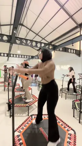 #trampolinedancefitness #trampoline #foryoupage 