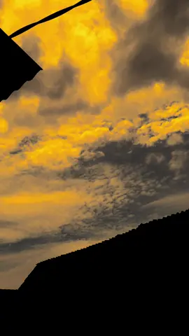 أحب بهدوء، ثم أشعر بخيبة أمل في الصمت. “aku mencintai dengan tenang, lalu kecewa dengan diam.” #quotesarabic #arabicsong #arabicquotes #bismillahfyp 