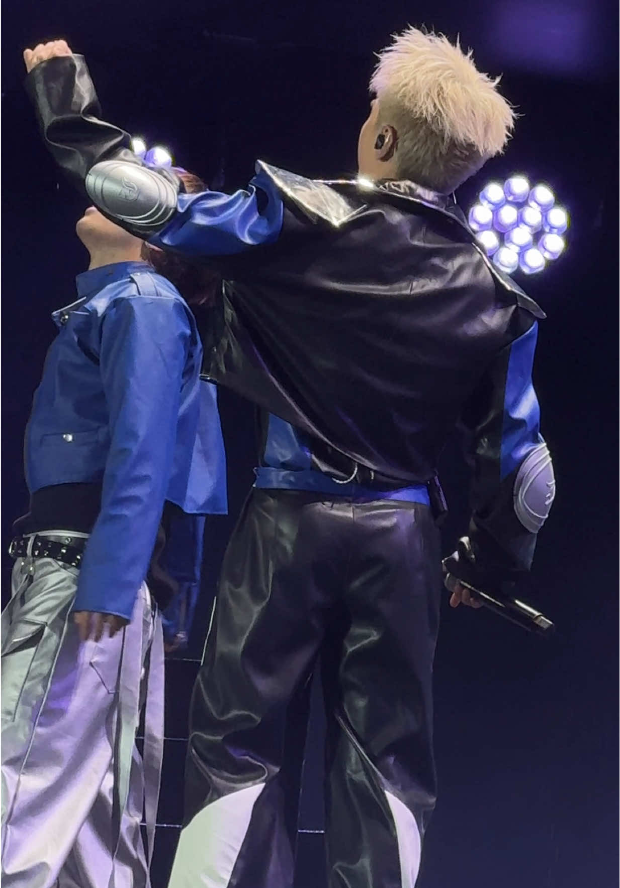 Ôi ôi lắc cí mung lắc cí mung nàooo🫣🫣🫣 #quanghungmasterd #khongmotminh #quanghung #xuhuong #muzik 