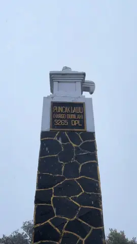 Kalau ke Lawu lagi masih mau kok tapi kl ke Sindoro ga dulu, terimakasih 🙏 #lawuviacemorosewu #3265mdpl 