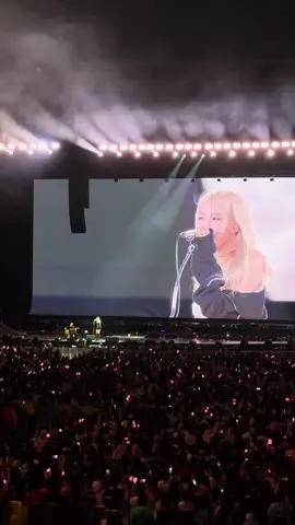 number one pertama kali di bawain di deadline world tour in jakarta 🌃