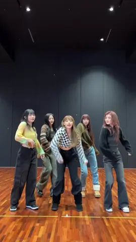 #newjeans #bunnies #newjeans_is_everywhere #foryoupage #fyppppppppppppppppppppppp 