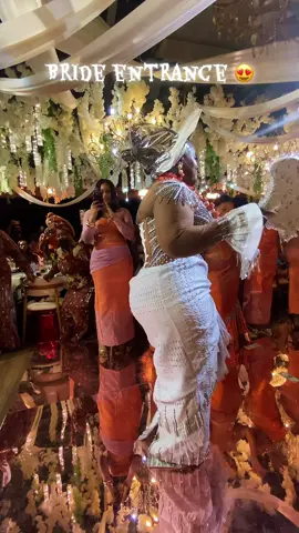 When Ghana 🇬🇭 meets Naija, love becomes a whole new continent ❤️🇳🇬🇬🇭 #ghanatiktok🇬🇭 #nigeriatiktok🇳🇬🇳🇬🇳🇬🇳🇬 #wedding #traditional #fyppppppppppppppppppppppp.            Please like and repost🙏🏾🥰