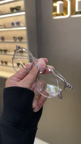 Gọng kính cận nữ thời trang #xuhuongtiktok #gọngkinhhot #gọngkinhcan #kinhdep #betoglasses 