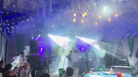 Đám cưới là phải nhảy cả làng như thế này mới gọi là đám cưới chứ mn 🥰 #Hiệp_lighting #Lightingshow #To_chuc_su_kien #rapcuoidep #Cuoihoitrongoi 