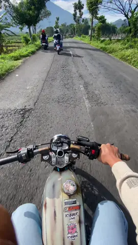 jan asik temen mas mbi mbak e😁🙏🏼#fyp #cbindonesia #cb125se #nyebeyuk 