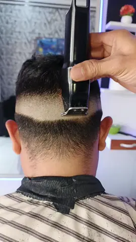 💈haircuts💈razor habiskan sampai ke bulu-bulu😁 #haircuts #hair #hairtok #hairstyle #hairstylist #pangkas #barber #barbershop #salon  #potonganrambutpria #rambutmaksimal #viraltiktok #fyppppppppppppppppppppppp #semuaorang 