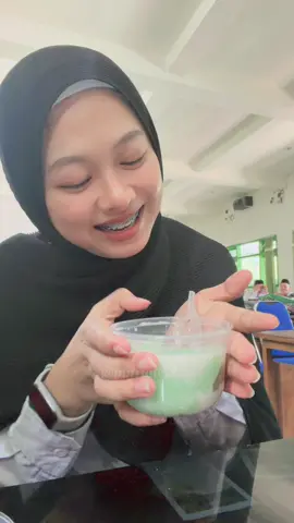 Selamat hari Senin ya guys, jangan lupa makan siang nya