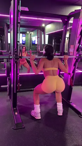 #GymTok #gym #gymgirl #legday #gymoutfit 