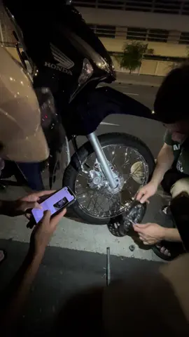 Kiếp nạn rớt 4 ốc đĩa tại cầu Ba son 🥲🥲 #x#xuhuongtiktokx#xuhuongf#futureled125w#wave125i_ไฟเลี้ยวบังลมf#futureled