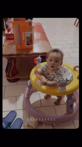 又學了兩項技能 拍拍手+裝可愛💕 #龍寶寶 #女寶 #小泡芙 