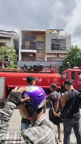 ငါတို့ဆိုင်လေး😢