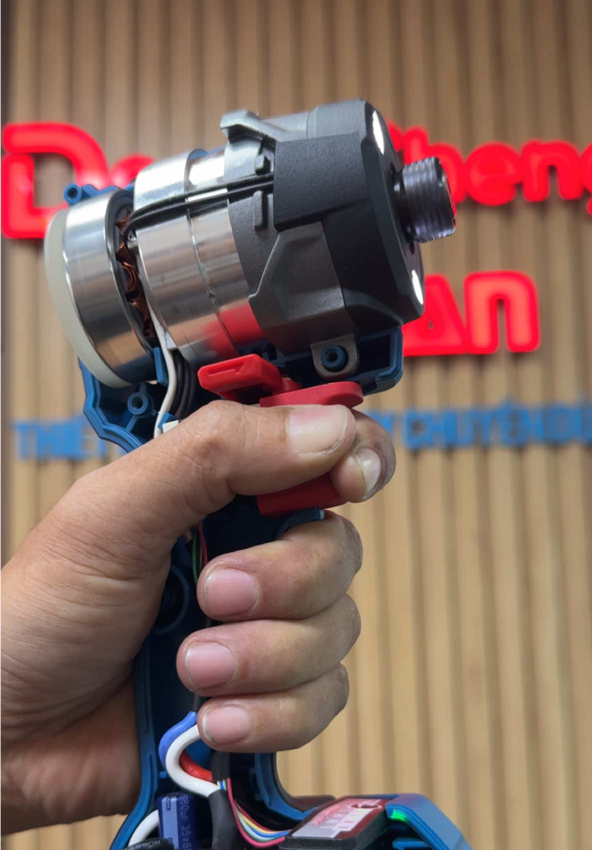 Một buổi ghé thăm cty Hoa Nam , chuyên nhập khẩu và phân phối DongCheng , acc #dangtran 