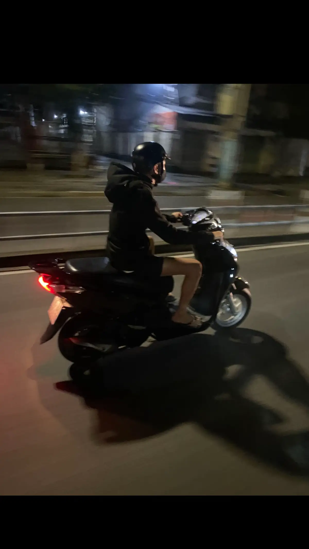 đời anh đủ nát rồi rối ren đủ kiểu, nên anh cũng chẳng muốn bước vào cuộc sống của ai nữa.Anh không muốn mang theo phiền phức hay rắc rối cho người ta, mà họ thì đâu phải chịu những điều đó, nếu có tổn thương thì để một mình anh chịu là đủ..#viral #xuhuongtiktok 