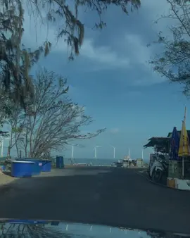 Bạn có tin không.. Có những người họ thật sự rất giỏi Họ giả vờ yêu thương bạn.. Đối xử tốt với bạn.. Nhẹ nhàng với bạn.. Nhưng trong lòng lại chẳng có chút tình cảm gì với bạn cả.