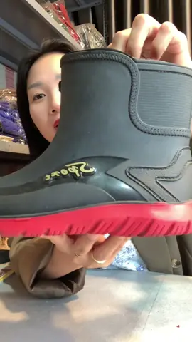 Ủng đi trời mưa làm vườn đều được #ung #ungdimua #unglamvuon #unglaodong  @Nhâm Nùn Review 👍  @Nhâm Nùn Review 👍  @Nhâm Nùn Review 👍 