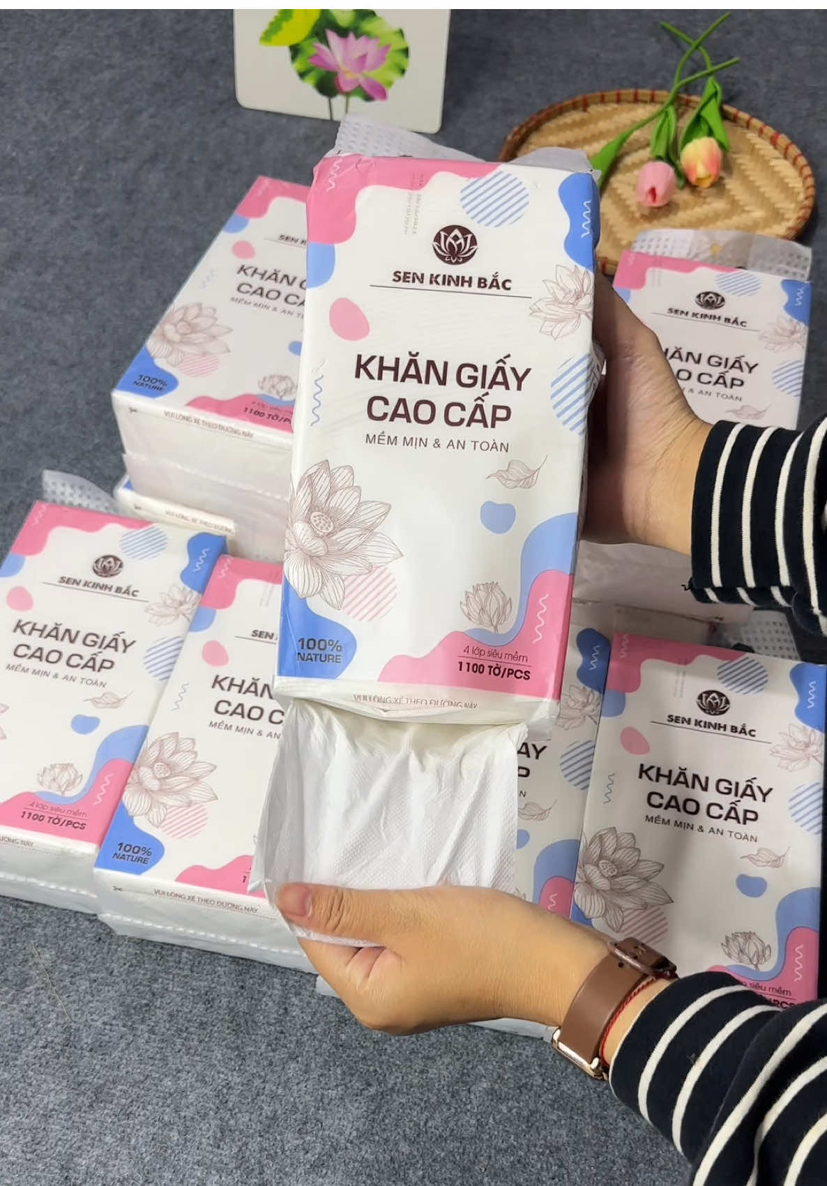 1 thùng 10 bịch giấy ăn nhà sen kinh Bắc siêu tiết kiệm#thuzoe_taphoa #giayrut #giayan #senkinhbac #xuhuong  @Thu Zoe Ở Quê  @Thu Zoe Ở Quê  @Thu Zoe Ở Quê 