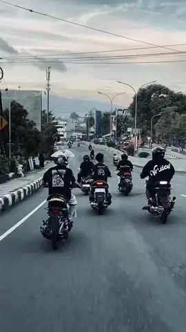 awas lubang nya kk🙂‍↔️ #aerox #aeroxring17 #aeroxmodifikasi 