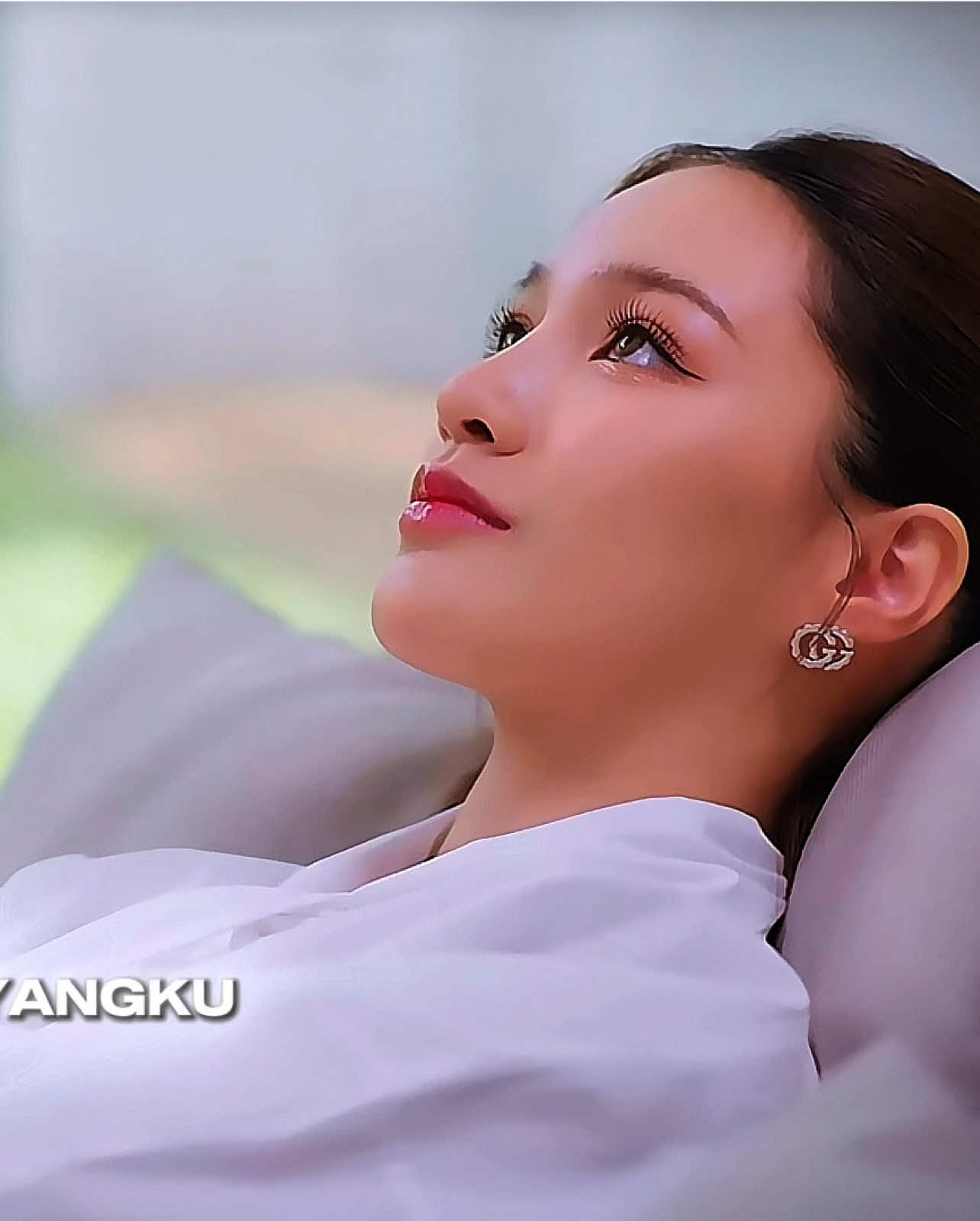 dah lah cantik, senyum pun manis alahaii 🫣 #dangerousqueentheseries #tkphinyanech #tknur #malaysong 