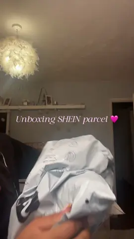 Unbox Shein parcel   w/ me love 💗 @SHEIN @SHEIN UK  #girlytok #viral #unboxing #minivlog #shein 