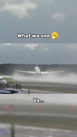 Straight into the sky 😳💀  #pilot #pilots #vertical #verticaltakeoff #takeoff 