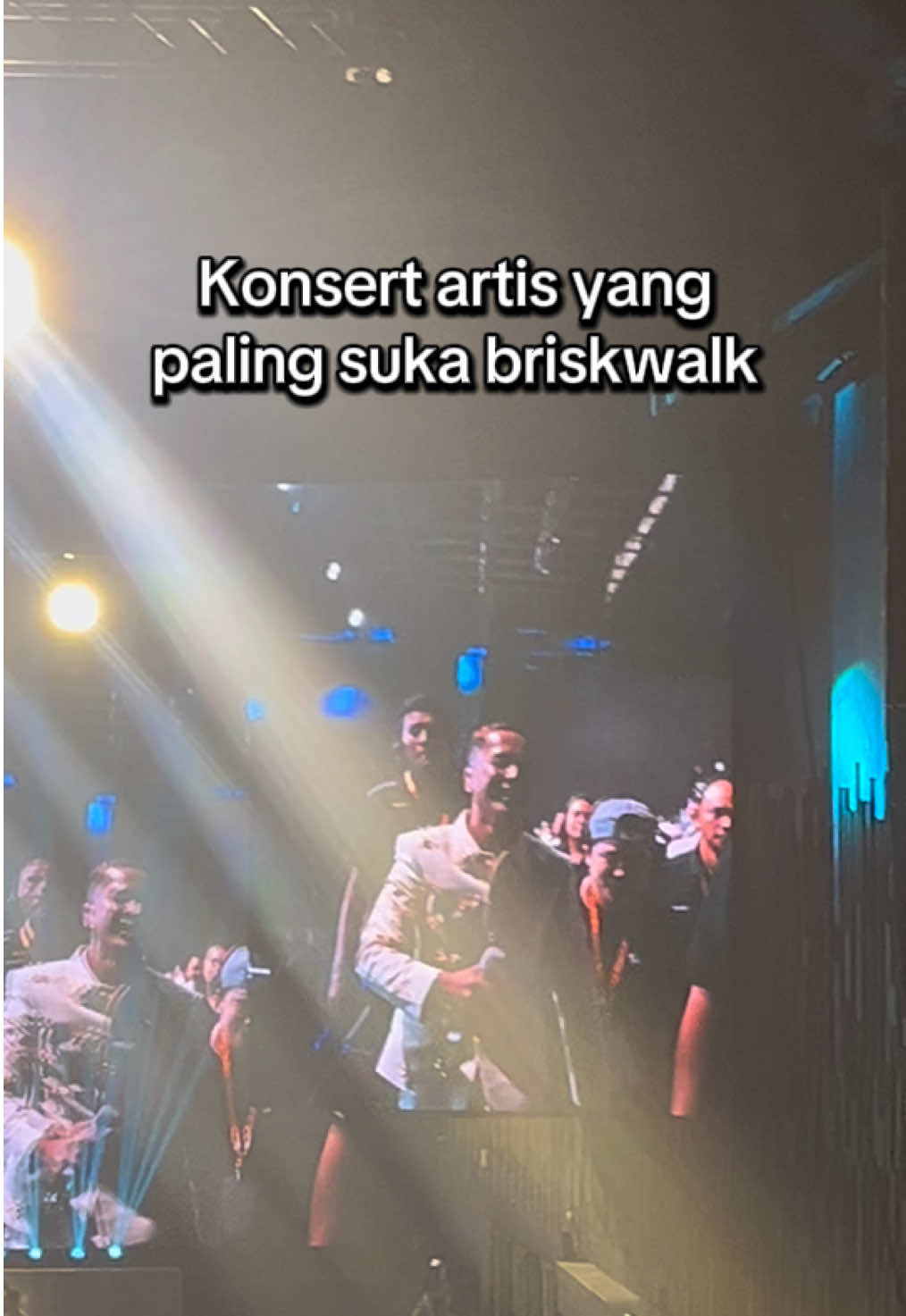 Officially artis paling fit 😂#hafizsuip #disebalikaku #disebalikakuhafizsuip #fyp 