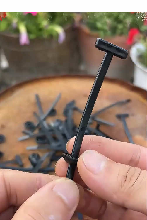 Kancing pengencang tali pengikat,hanya perlu ditarik dan didorong untuk mengikat #cableties #ziptiebucklepin #tiktok #tiktokshop 