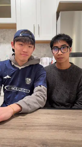 DAMNNN GURLLLL. WHO are YOU?? #snl #unlikelycouple #pumpkincarving @Lucas 